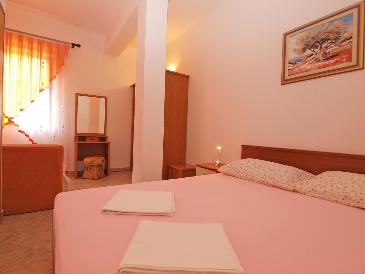 Apartments Slavka 1155 Póla Kültér fotó
