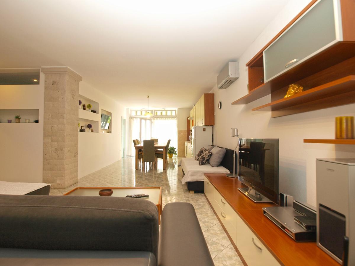 Apartments Slavka 1155 Póla Kültér fotó