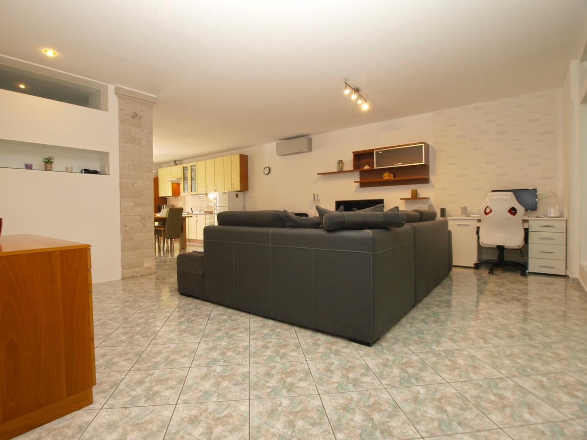 Apartments Slavka 1155 Póla Kültér fotó