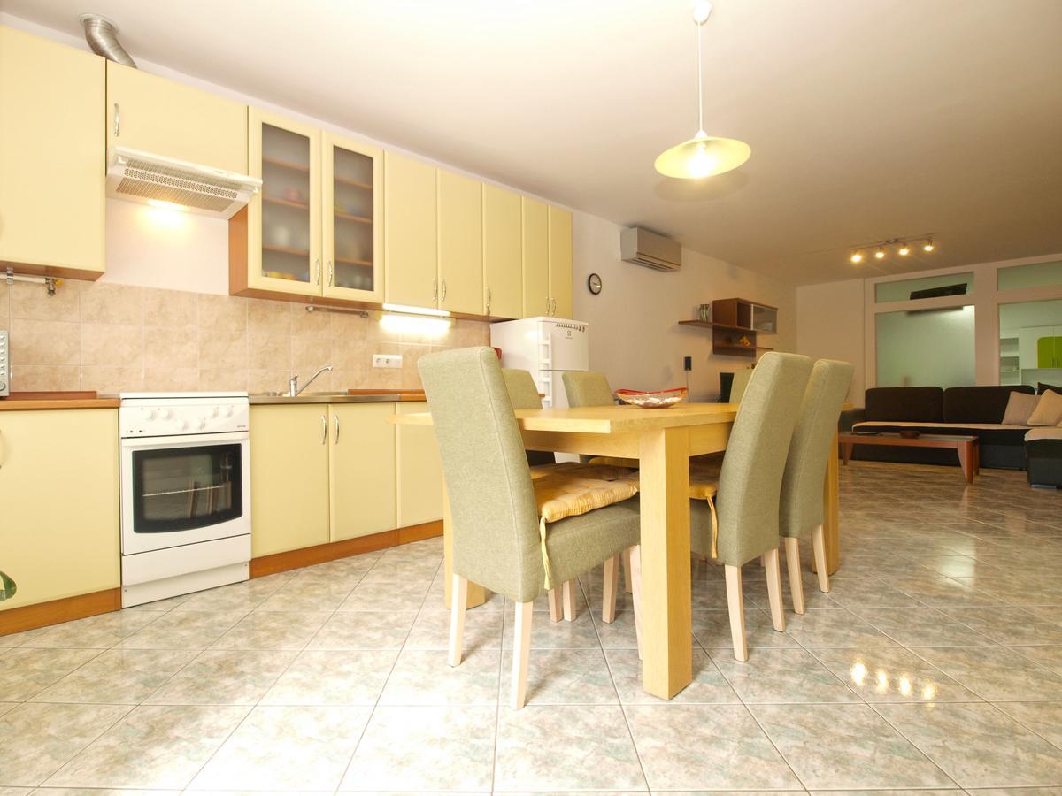 Apartments Slavka 1155 Póla Kültér fotó
